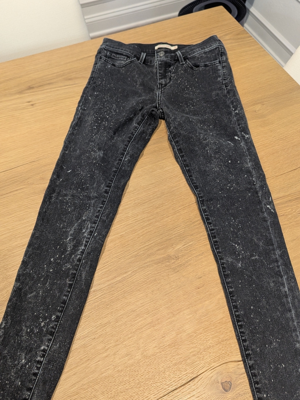 Levi's Women’s Black Acid-Wash Skinny Jeans - Picture 10 of 11